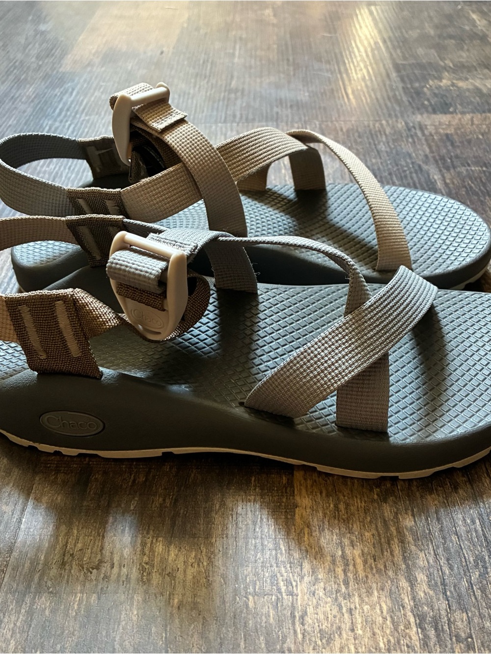 chaco z/1 sandal in earth & grey size women’s 7